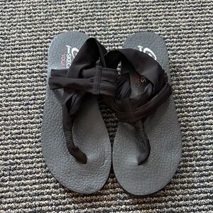 Skechers Black Yoga Flip Flops